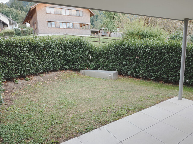 Hochwertige 3- Zimmer Gartenwohnung  mit 2 TG- Plätzen als Erstbezug zu vermieten