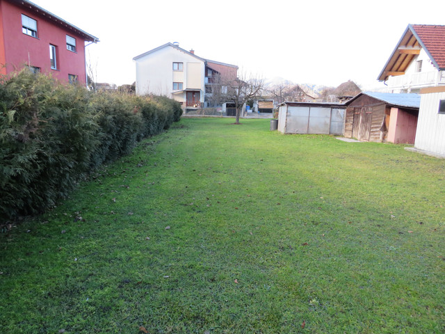 Teilbares Grundstück in ruhiger Lage mit Altbestand