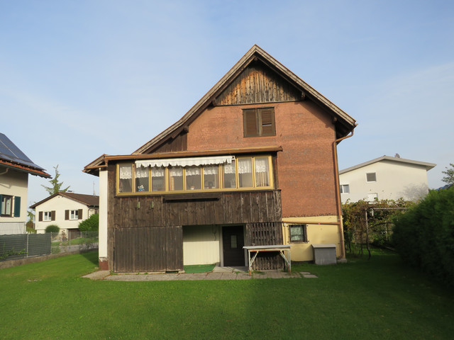 Teilbares Grundstück in ruhiger Lage mit Altbestand