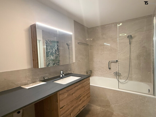Bürserberg: Neuwertige 2-Zimmer-Terrassenwohnung ca. 59 m2 mit exklusiver Panorama-Terrasse ca. 21 m2