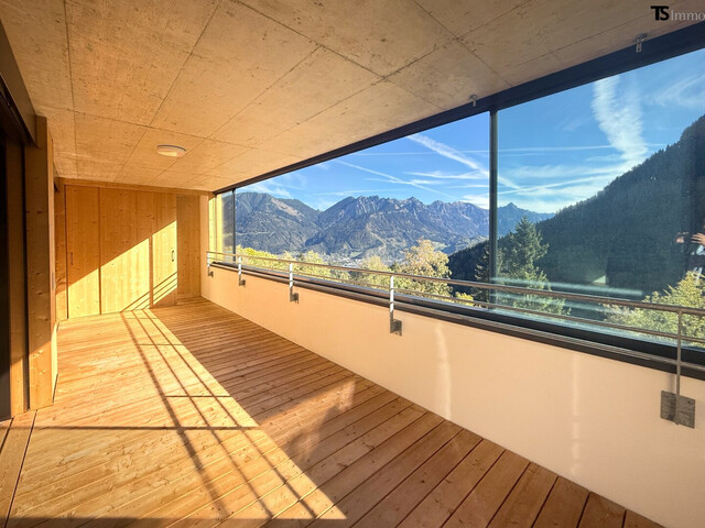 Bürserberg: Neuwertige 2-Zimmer-Terrassenwohnung ca. 59 m2 mit exklusiver Panorama-Terrasse ca. 21 m2