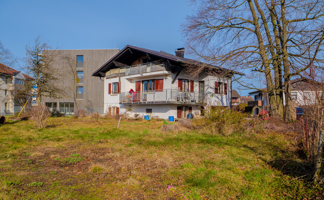 Sonniges - großes Grundstück mit Altbestand - hohe Baunutzung / ideal zur Errichtung einer Wohnanlage