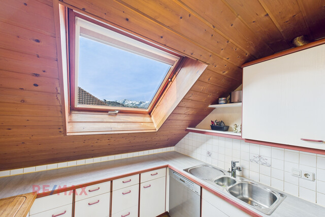 Zweistöckige Dachgeschosswohnung mit 5 Zimmern