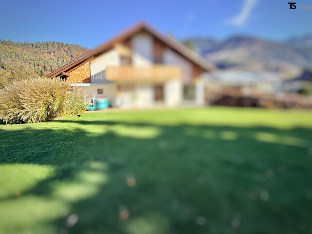 Nüziders: Einfamilienhaus mit Garten - Premium-Immobilie in Nüziders–Wohnjuwel mit Wintergarten, Wellnessbereich & Traumgarten