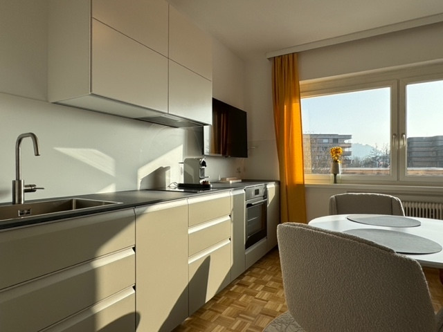 Möbliertes 1-Zimmer-Appartement mit moderner Ausstattung und Seesicht - Ideal für Grenzgänger!