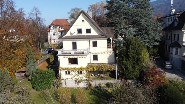 GESCHICHTSTRÄCHTIGE VILLA IN PREMIUMLAGE