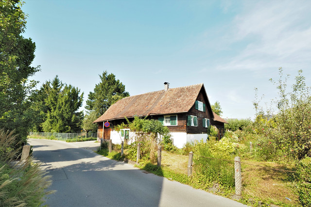 Sonniges Baugrundstück mit Altbestand in zentraler Lage von Lustenau zum Verkauf