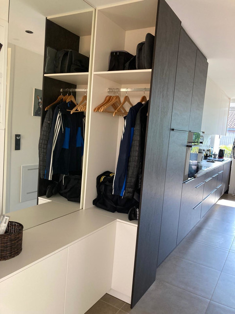 Helle 2 Zi. Dachgeschosswohung mit grosser Terrasse 25m