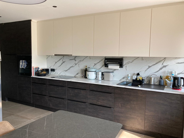 Helle 2 Zi. Dachgeschosswohung mit grosser Terrasse 25m