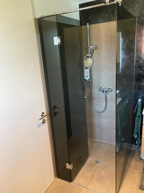 Helle 2 Zi. Dachgeschosswohung mit grosser Terrasse 25m