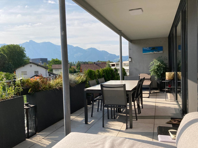 Helle 2 Zi. Dachgeschosswohung mit grosser Terrasse 25m