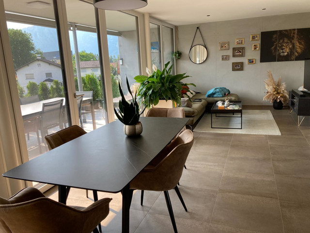 Helle 2 Zi. Dachgeschosswohung mit grosser Terrasse 25m