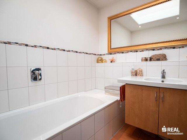 Traumhafte 4-Zimmer-Penthousewohnung mit großer Terrasse & Tiefgarage