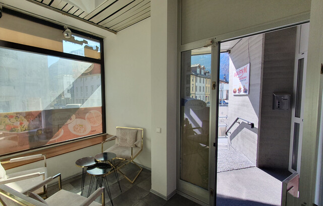 ANLEGEROBJEKT-gut vermietetes Geschäftslokal in Bahnhofsnähe