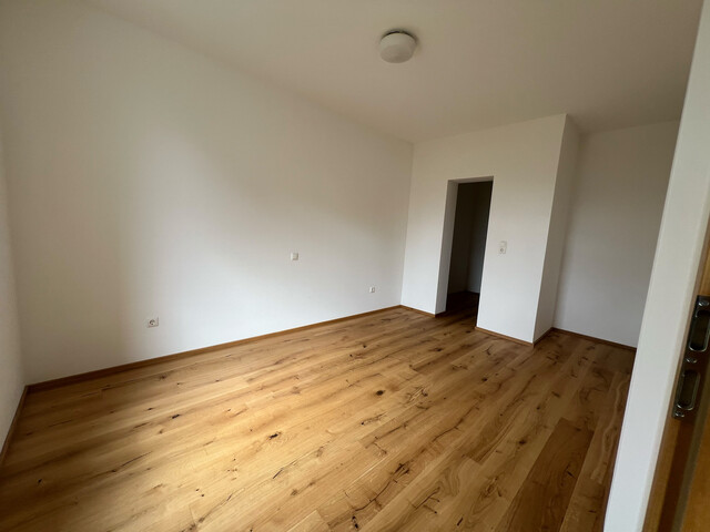 Renovierte Wohnung in stilvollem Haus am Rhein