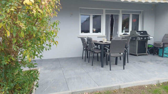 Schöne vier Zimmer Wohnung mit garten 