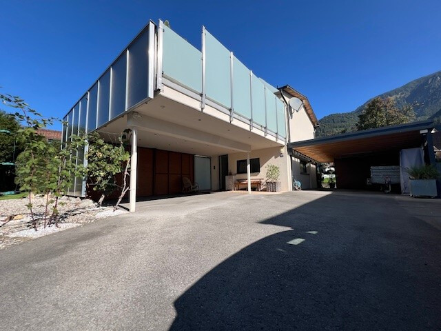 Architektenhaus in sehr sonniger und ruhiger Lage mit traumhaftem Bergblick!