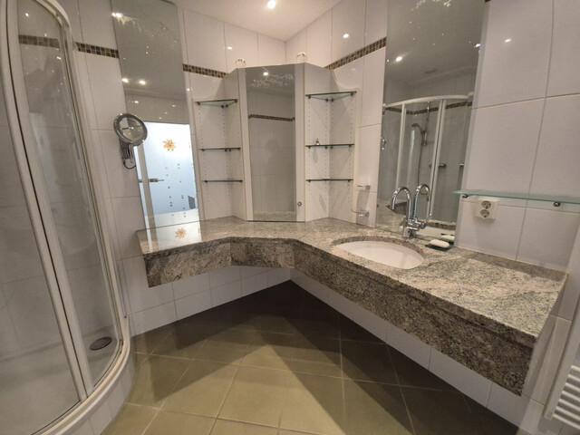 Baden Top Lage - zentrumsnah - hell - neuwertig