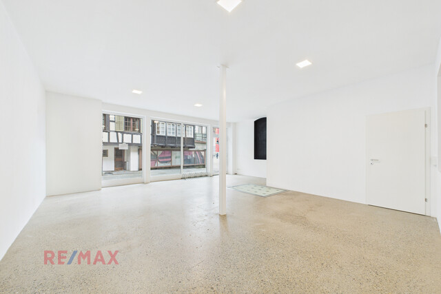 Ein Schatz mitten in der Stadt – Geschäftsfläche mit verstecktem Gewölbekeller