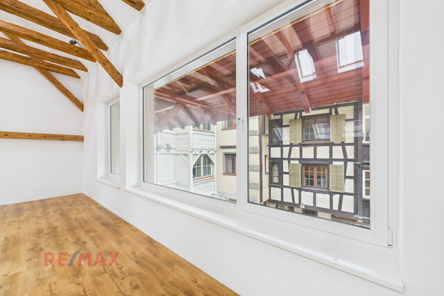 Ein Schatz mitten in der Stadt – Geschäftsfläche mit verstecktem Gewölbekeller