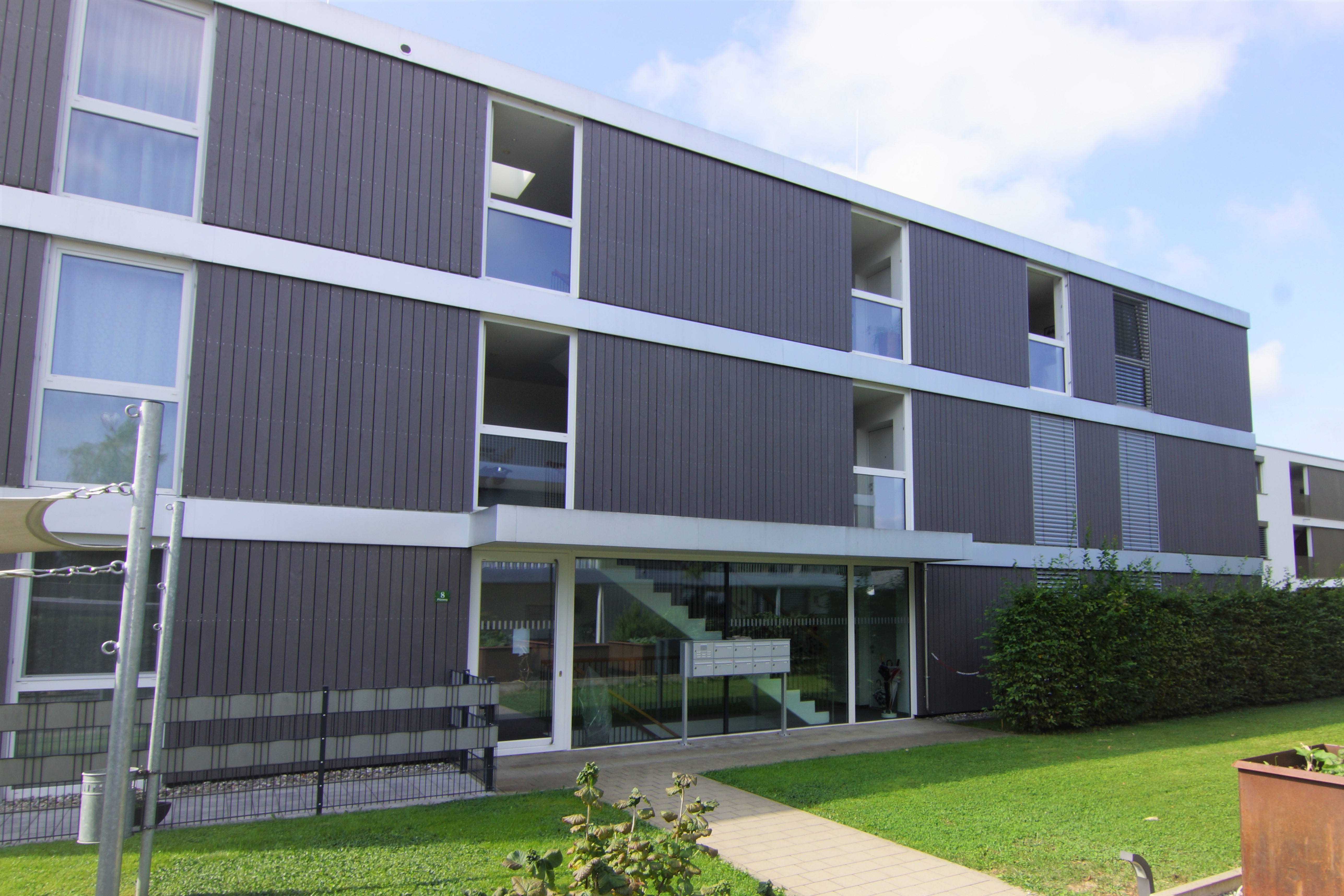 Hochwertig ausgestattete 3-Zimmer-Wohnung mit großzügigem Balkon und Tiefgaragenplatz in Lauterach, Pilzweg