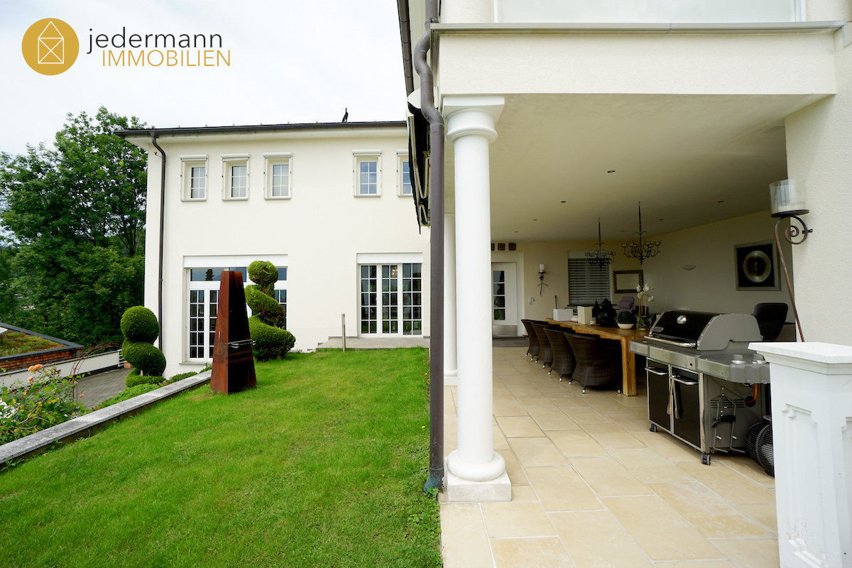 !! VERGEBEN !! WEILER: Exklusive Hanglage, hochwertiger Baustil!