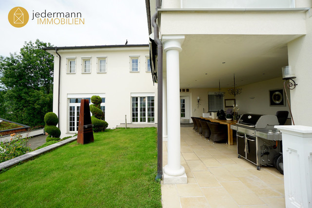 !! VERGEBEN !! WEILER: Exklusive Hanglage, hochwertiger Baustil!