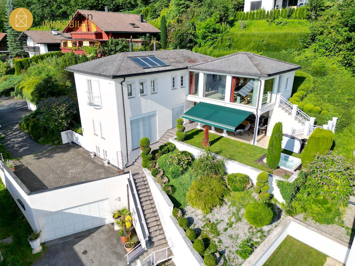 !! VERGEBEN !! WEILER: Exklusive Hanglage, hochwertiger Baustil!