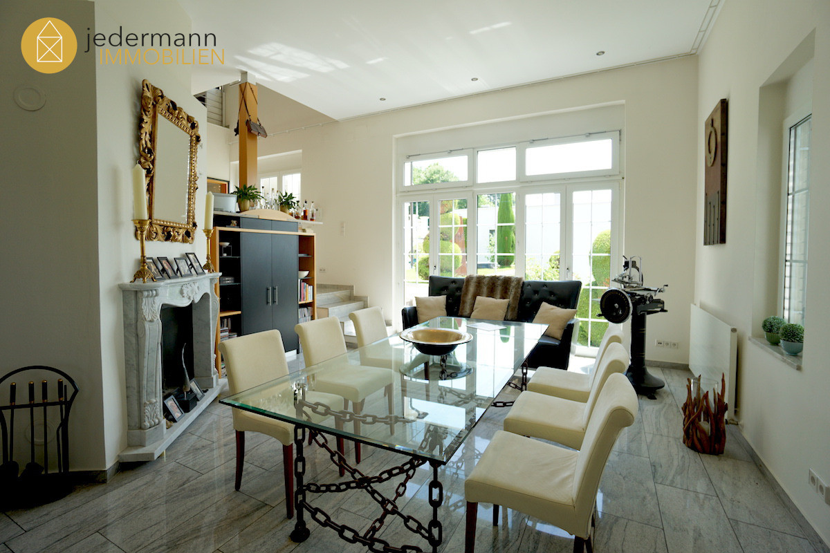 !! VERGEBEN !! WEILER: Exklusive Hanglage, hochwertiger Baustil!