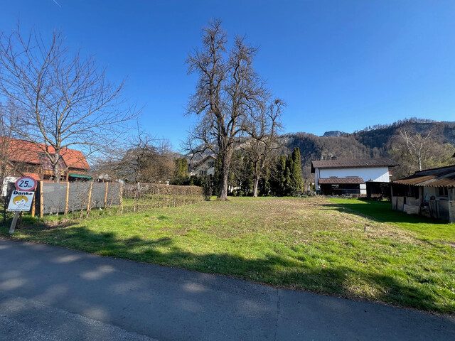 Sehr ruhig gelegenes Traumgrundstück nahe dem neuen Hohenemser Zentrum
