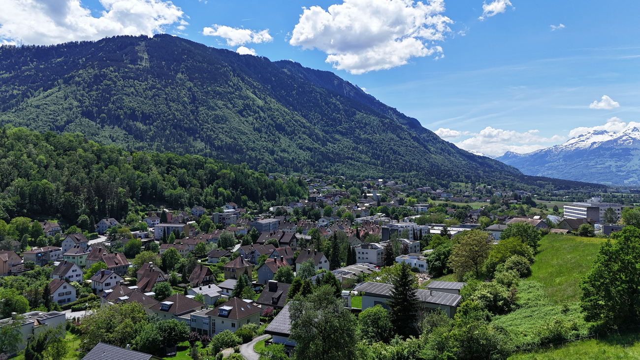 Feldkirch-Tisis: Grundstück am Südhang mit wunderschöner Aussicht