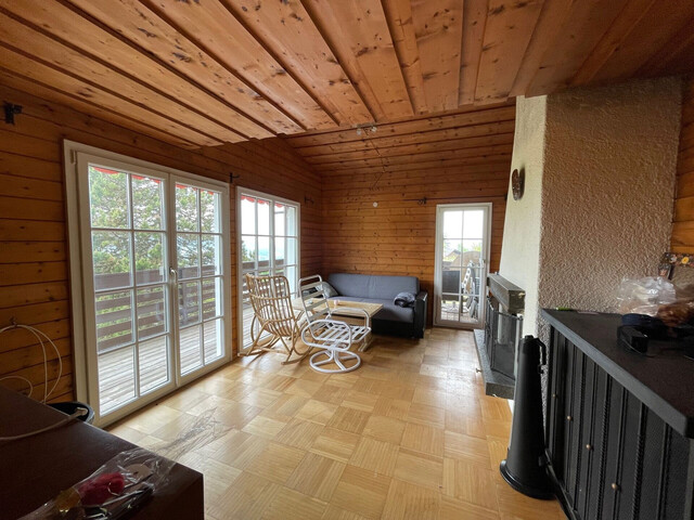 Über der Nebelgrenze von Dornbirn steht ein Ferienhaus zum Verkauf