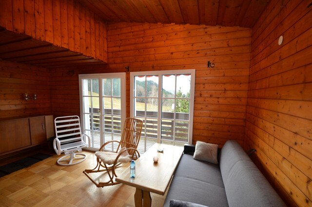 Über der Nebelgrenze von Dornbirn steht ein Ferienhaus zum Verkauf