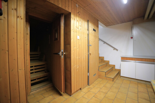 Großzügiges, sehr gepflegtes 5-Zimmer-Einfamilienhaus mit Wintergarten 
