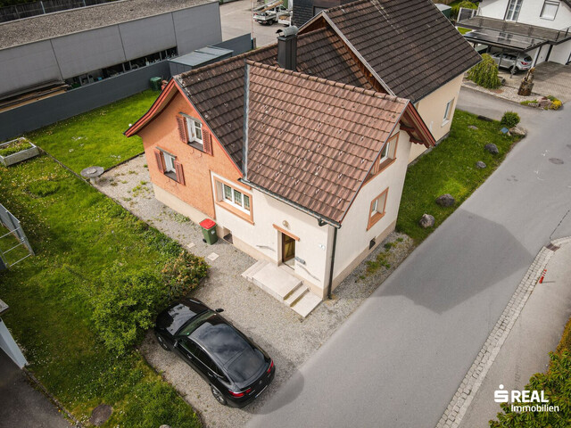 Doppelhaushälfte mit Grund in Gisingen!