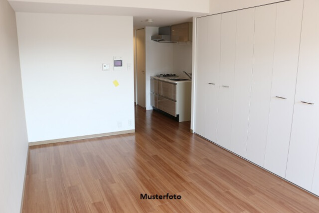 Moderne Erdgeschosswohnung mit Terrasse und Garagenstellplatz