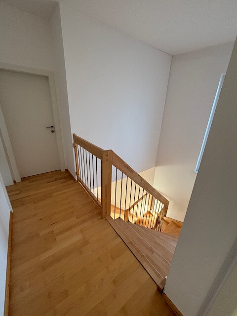 Neuwertiges familienfreundliches Einfamilienhaus in der Kummenbergregion mit Doppelgarage