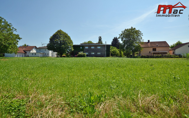 Großes Baugrundstück in ruhiger & sonniger Lage