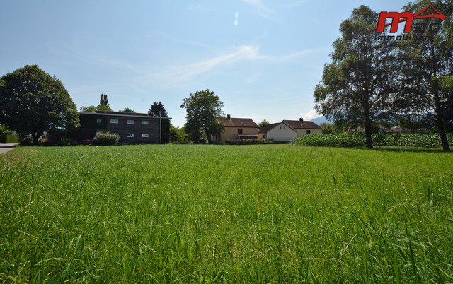 Großes Baugrundstück in ruhiger & sonniger Lage