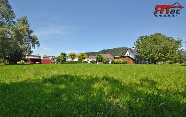 Großes Baugrundstück in ruhiger & sonniger Lage