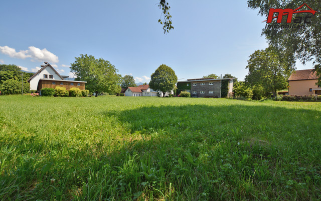 Großes Baugrundstück in ruhiger & sonniger Lage