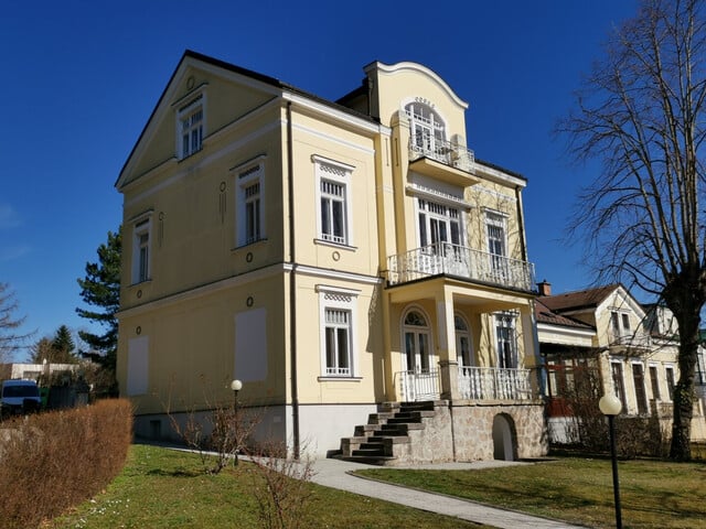 Repräsentative Jahrhundertwende-Villa in Bad Vöslau - Wohnen/Büro