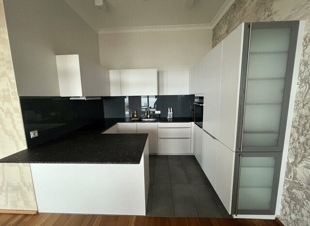 Direkte Seelage: Hochwertige 4-Zimmerwohnung, Traum-Seeblick in Lochau zum mieten!