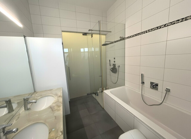 Direkte Seelage: Hochwertige 4-Zimmerwohnung, Traum-Seeblick in Lochau zum mieten!