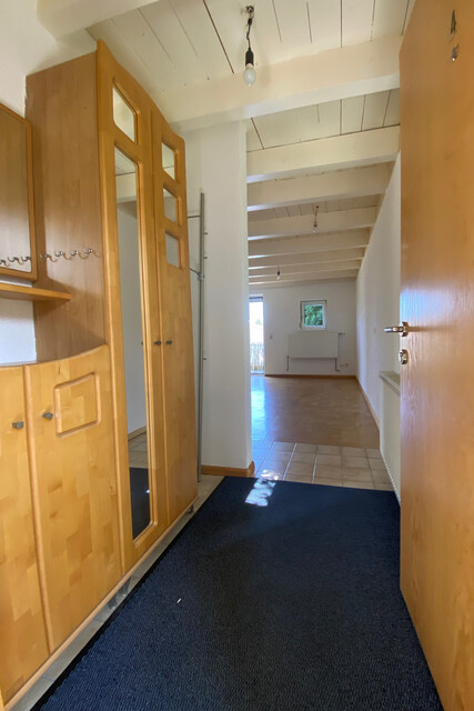 "ohne Provision" geräumige, helle 4 Zimmer Wohnung mit Balkon über 2 Etagen