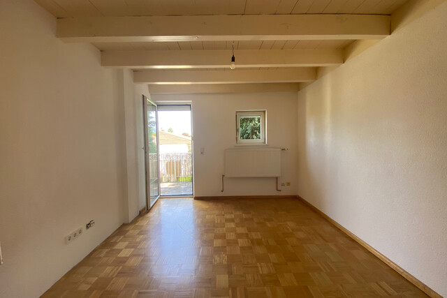 "ohne Provision" geräumige, helle 4 Zimmer Wohnung mit Balkon über 2 Etagen