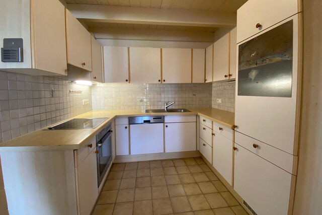 "ohne Provision" geräumige, helle 4 Zimmer Wohnung mit Balkon über 2 Etagen