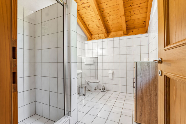 Außergewöhnliches Wohnhaus mit Wellnessbereich und Hallenbad