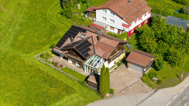 Außergewöhnliches Wohnhaus mit Wellnessbereich und Hallenbad