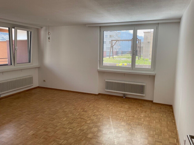 Lichtdurchflutete 2-Zimmer-Wohnung mit Balkon & Dachterrasse in zentraler Lage